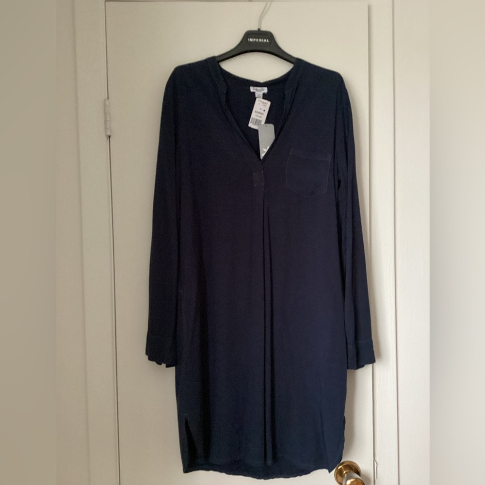 Women’s Splendid navy blue dress with side pockets. New with tags